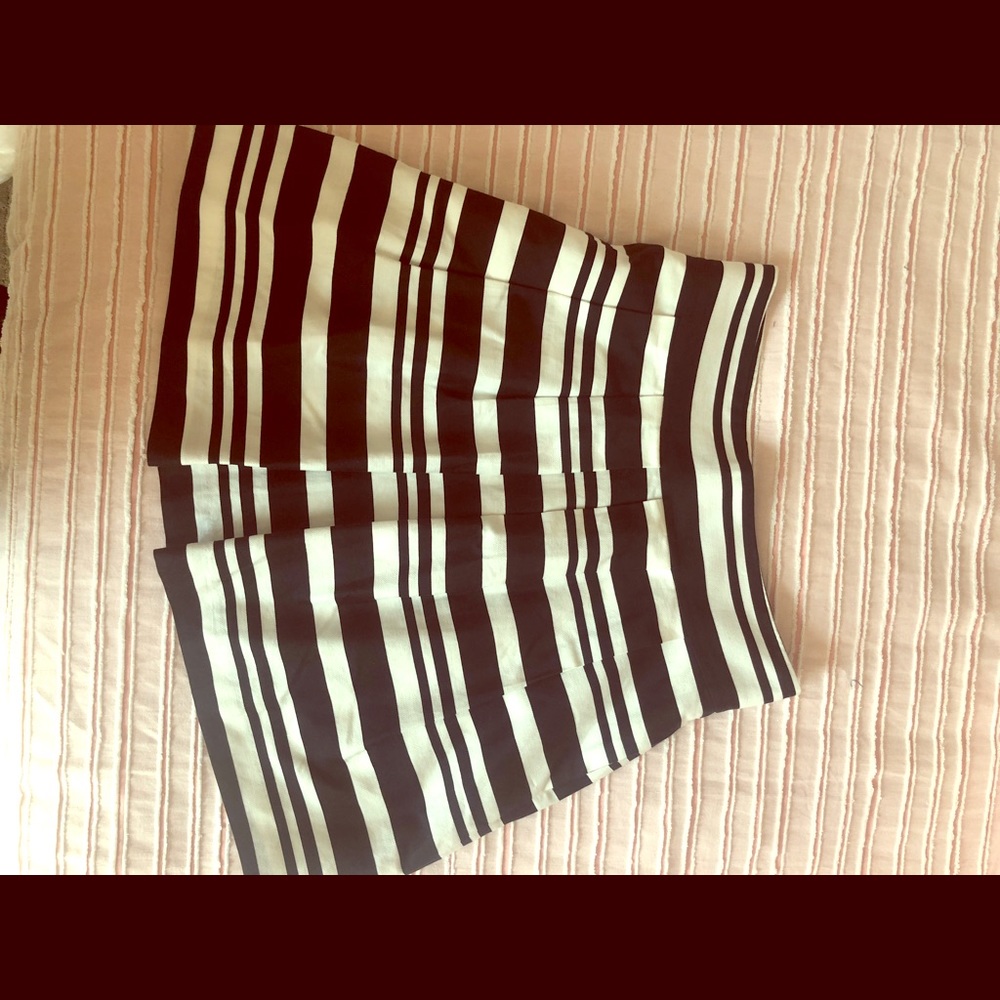 LOFT pleated skirt with pockets